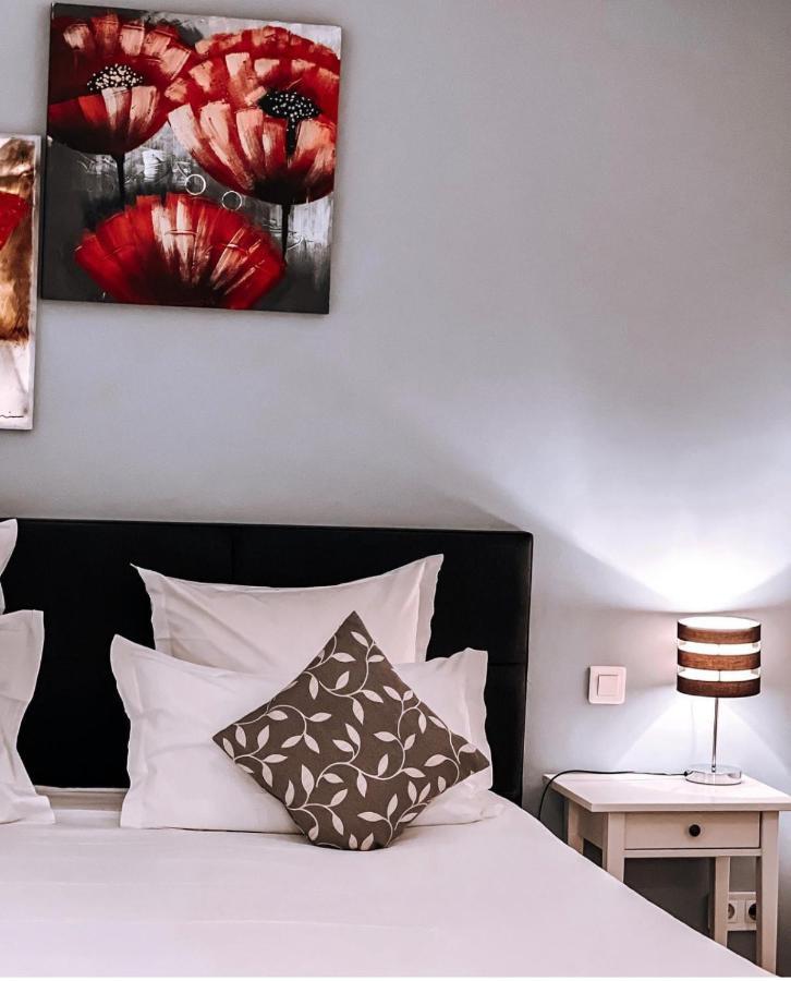 Hotel Le Divona "Au Coeur De Divonne" מראה חיצוני תמונה