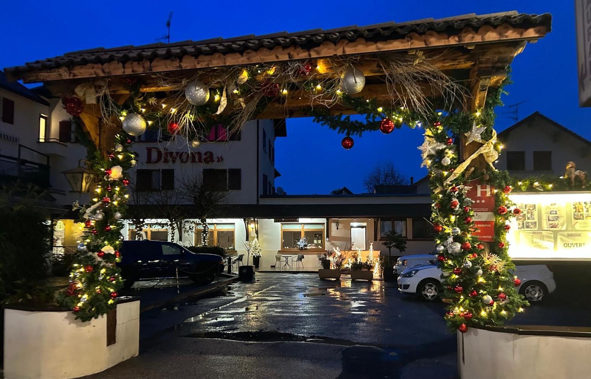 Hotel Le Divona "Au Coeur De Divonne" מראה חיצוני תמונה