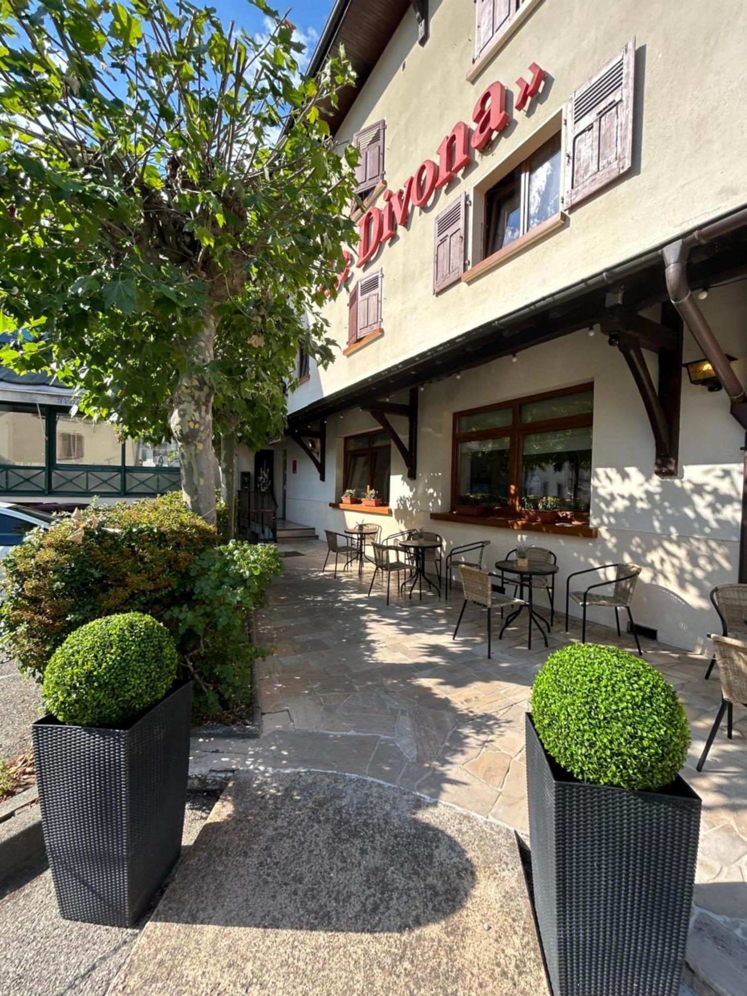 Hotel Le Divona "Au Coeur De Divonne" מראה חיצוני תמונה