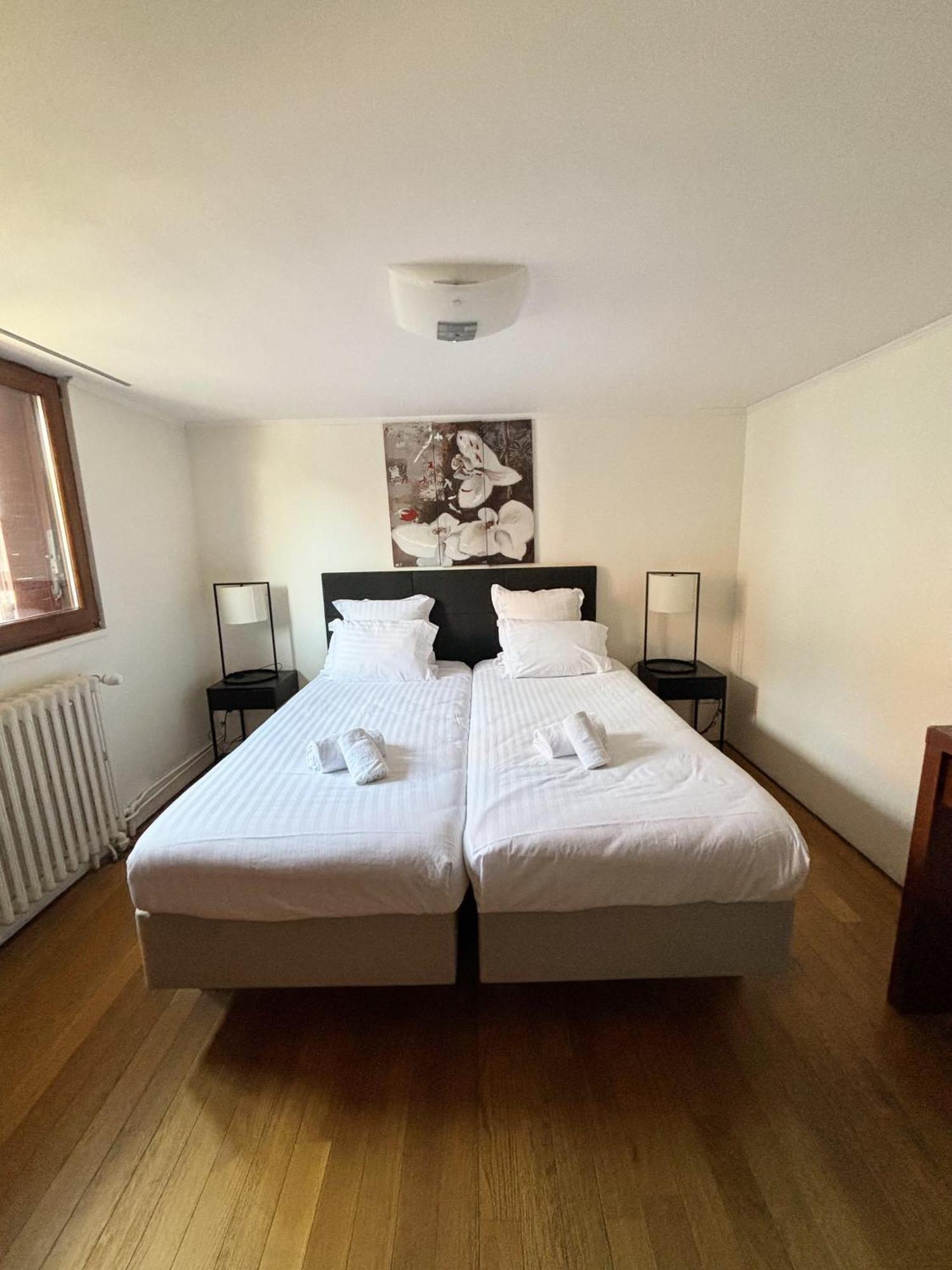 Hotel Le Divona "Au Coeur De Divonne" מראה חיצוני תמונה