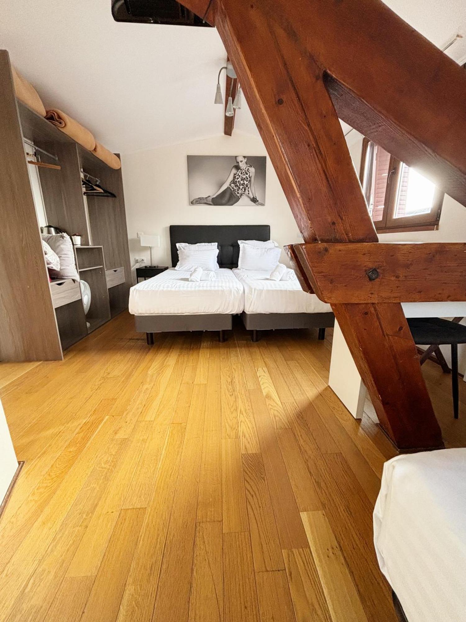 Hotel Le Divona "Au Coeur De Divonne" מראה חיצוני תמונה