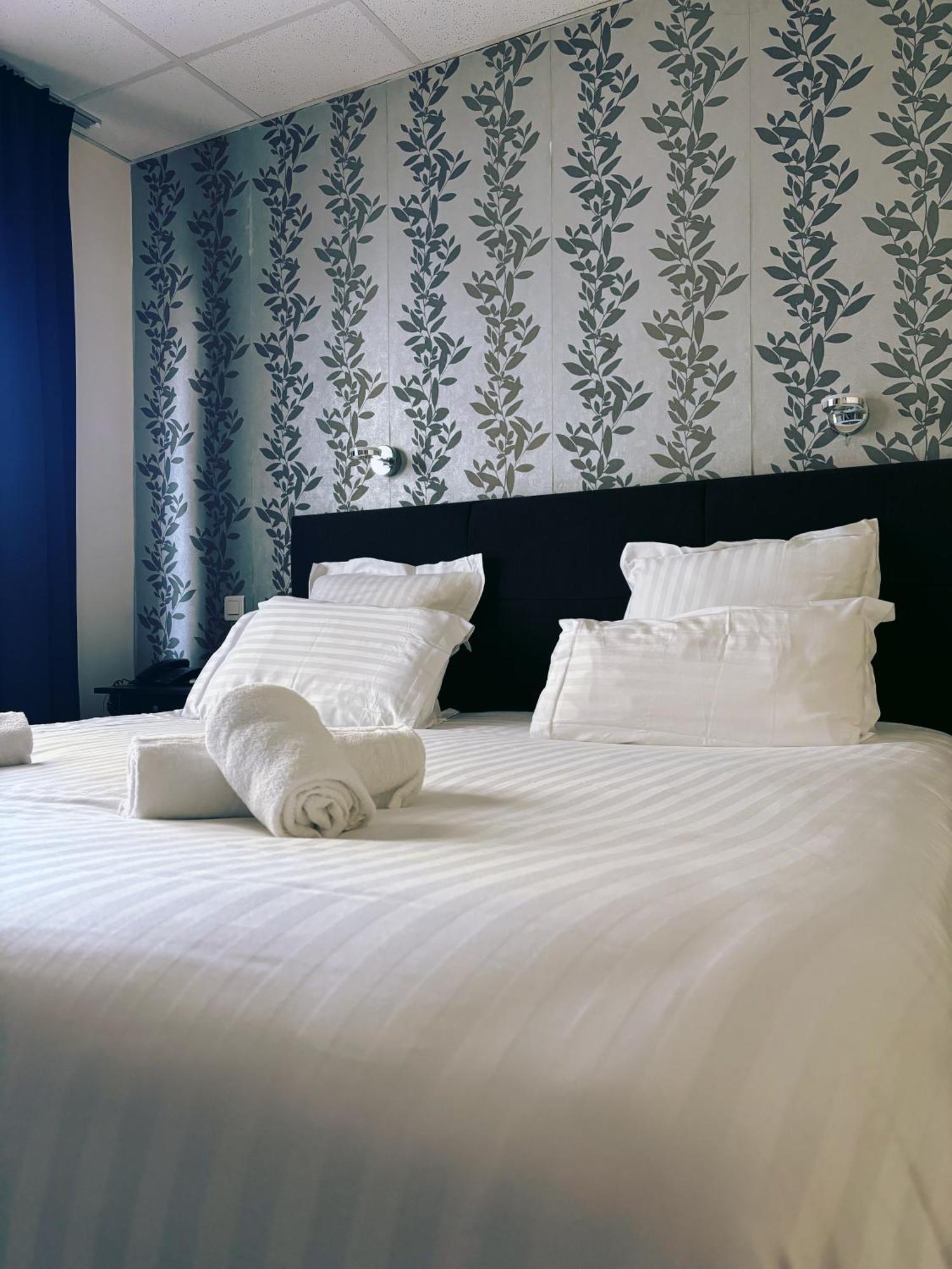 Hotel Le Divona "Au Coeur De Divonne" מראה חיצוני תמונה