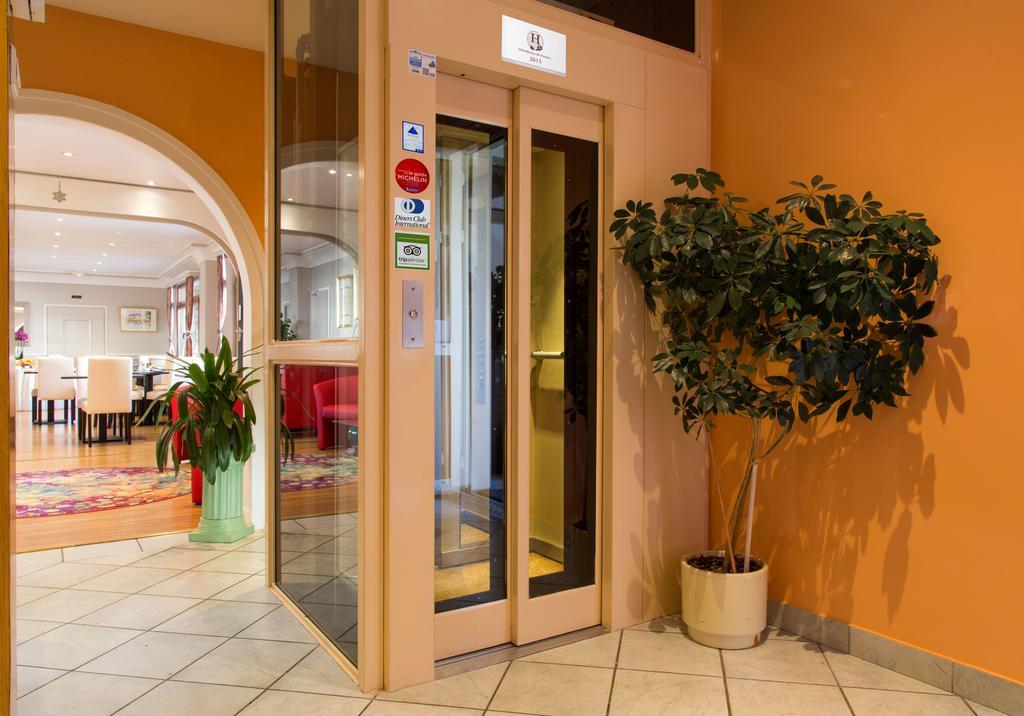 Hotel Le Divona "Au Coeur De Divonne" מראה חיצוני תמונה
