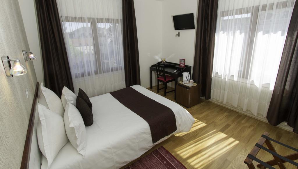 Hotel Le Divona "Au Coeur De Divonne" חדר תמונה